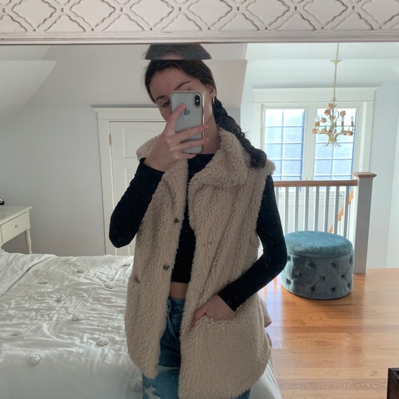 Furry Vest - Picture 2 of 4